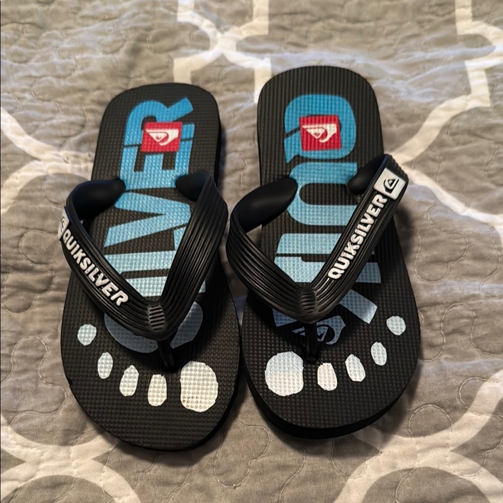 Quiksilver Kids Black Flip Flops - NWOTs